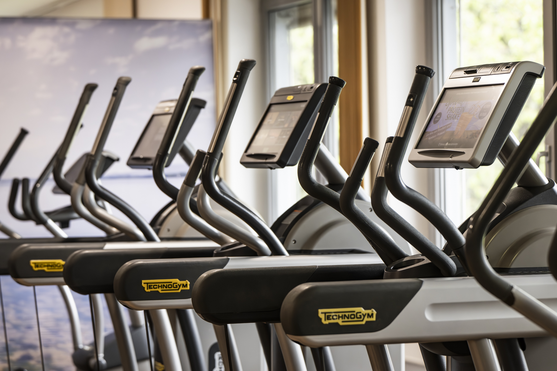 Mehrere moderne Cardiogeräte im PROMOVEO Fitnesszentrum